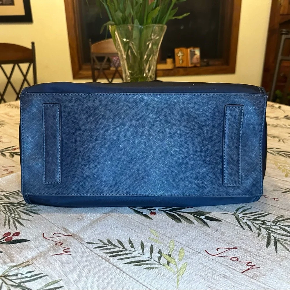 Large Michael Kors Tote - Nylon & Leather - Navy Blue - EUC - Shoulder Purse - Picture 4 of 13